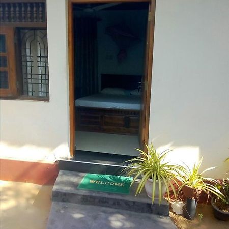 Nethmi Rooms Negombo Exterior photo