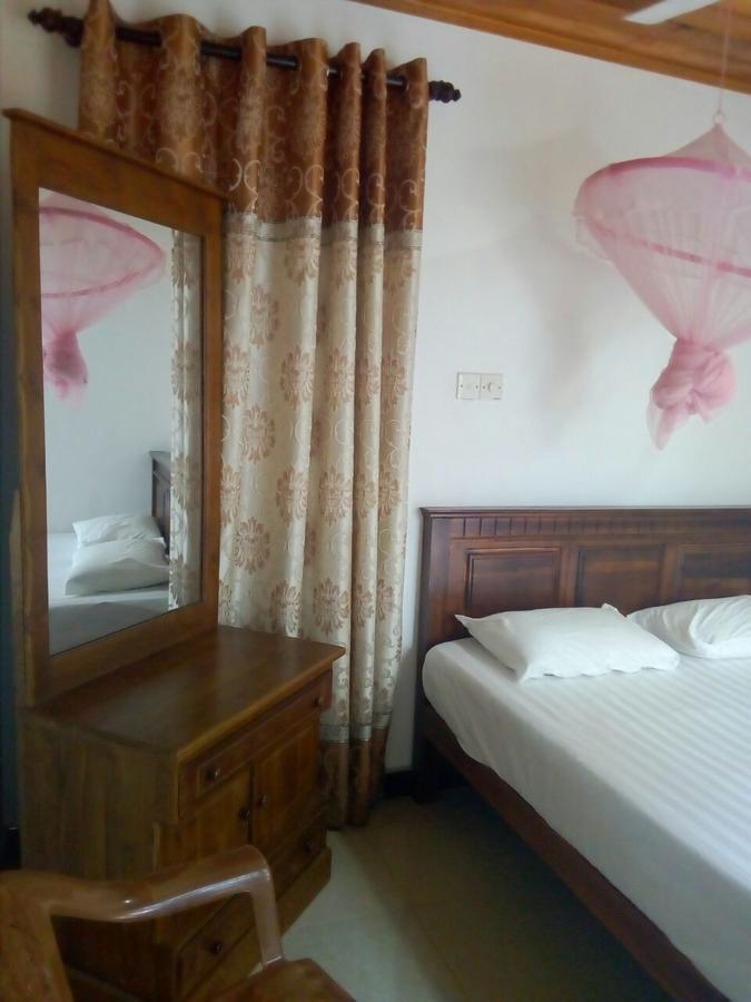 Nethmi Rooms Negombo Exterior photo