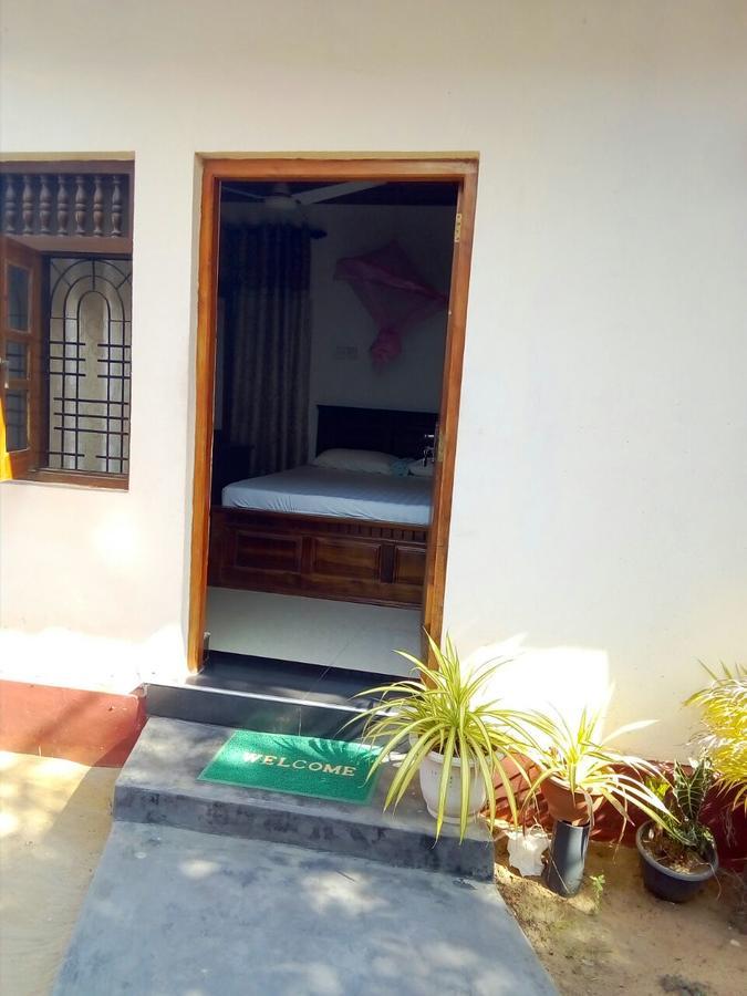 Nethmi Rooms Negombo Exterior photo